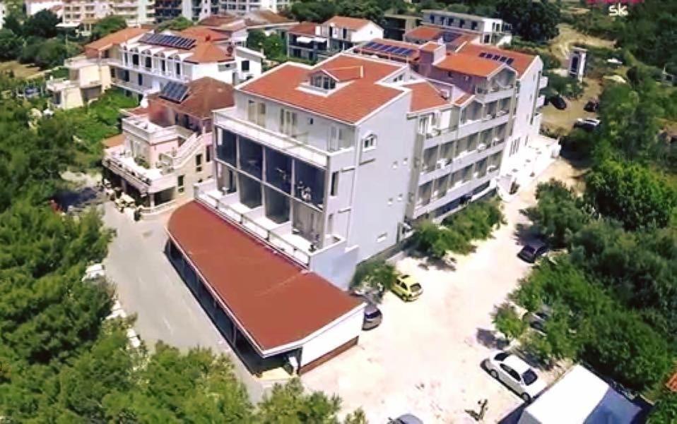 Hotel Nano 德尔韦尼克 外观 照片